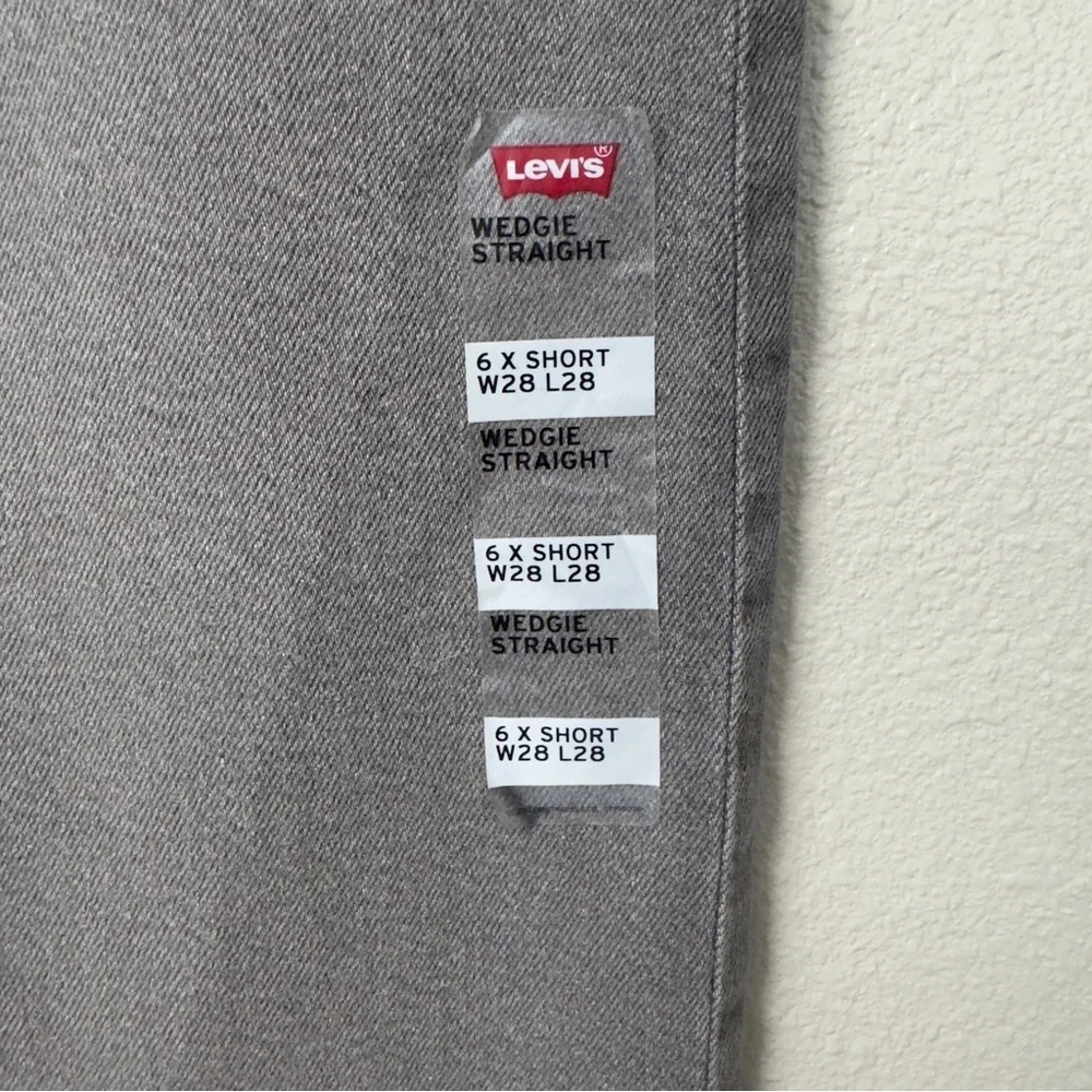 Levi’s NWOT Women’s High-Rise Wedgie Straight Fit Jeans
